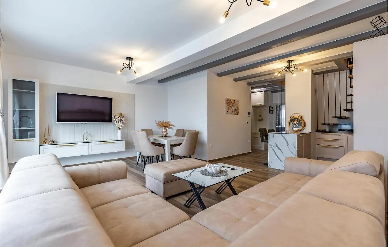 Amazing Apartment In Medulin With House Sea View