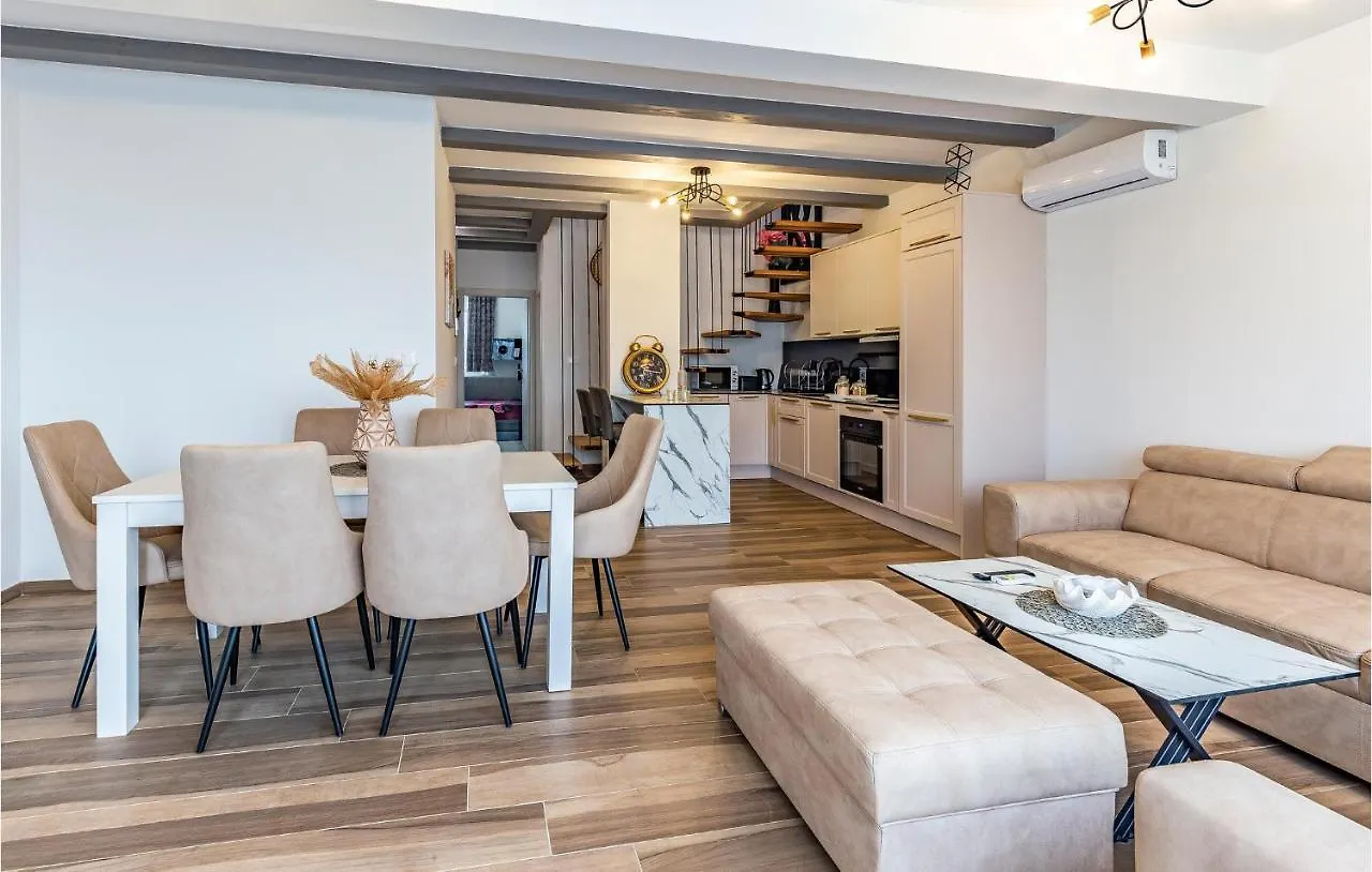 Amazing Apartment In Medulin With House Sea View 0*,