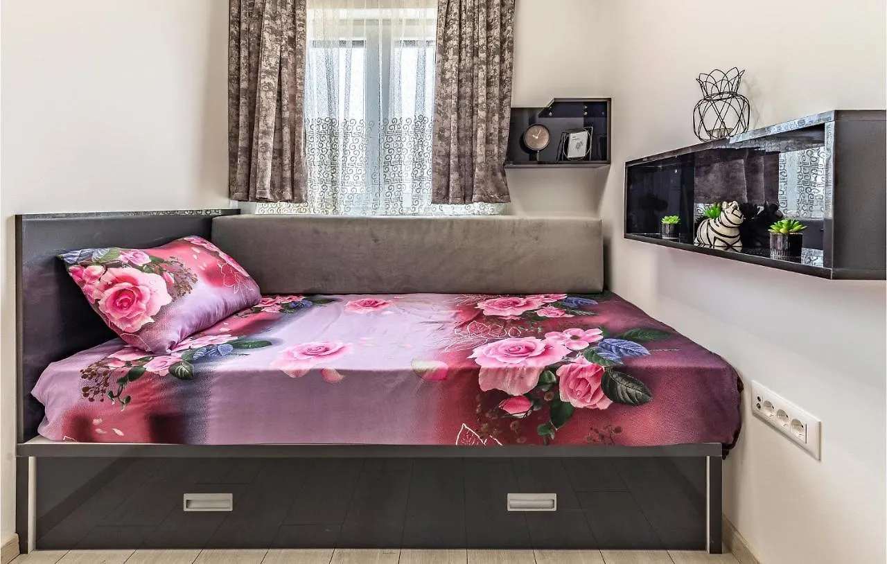 Amazing Apartment In Medulin With House Sea View