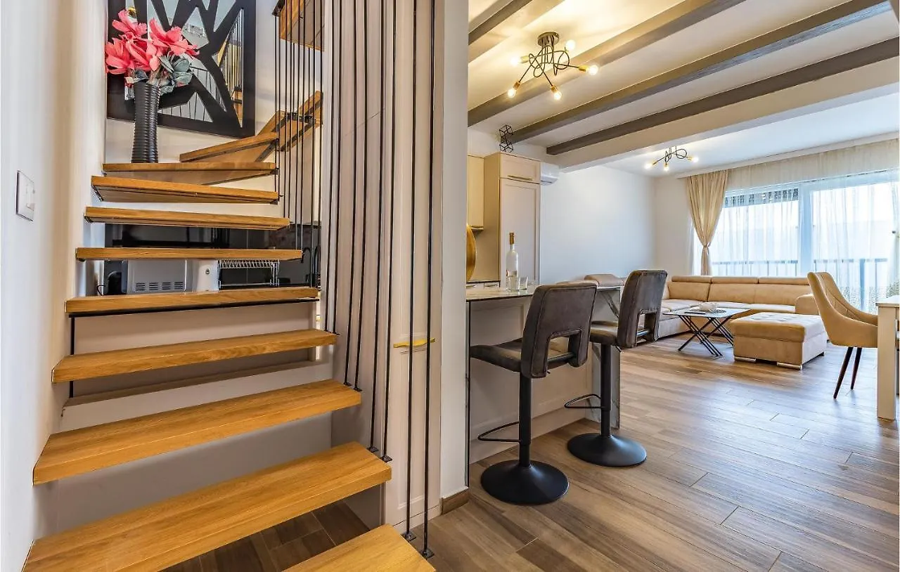 Amazing Apartment In Medulin With House Sea View 0*,